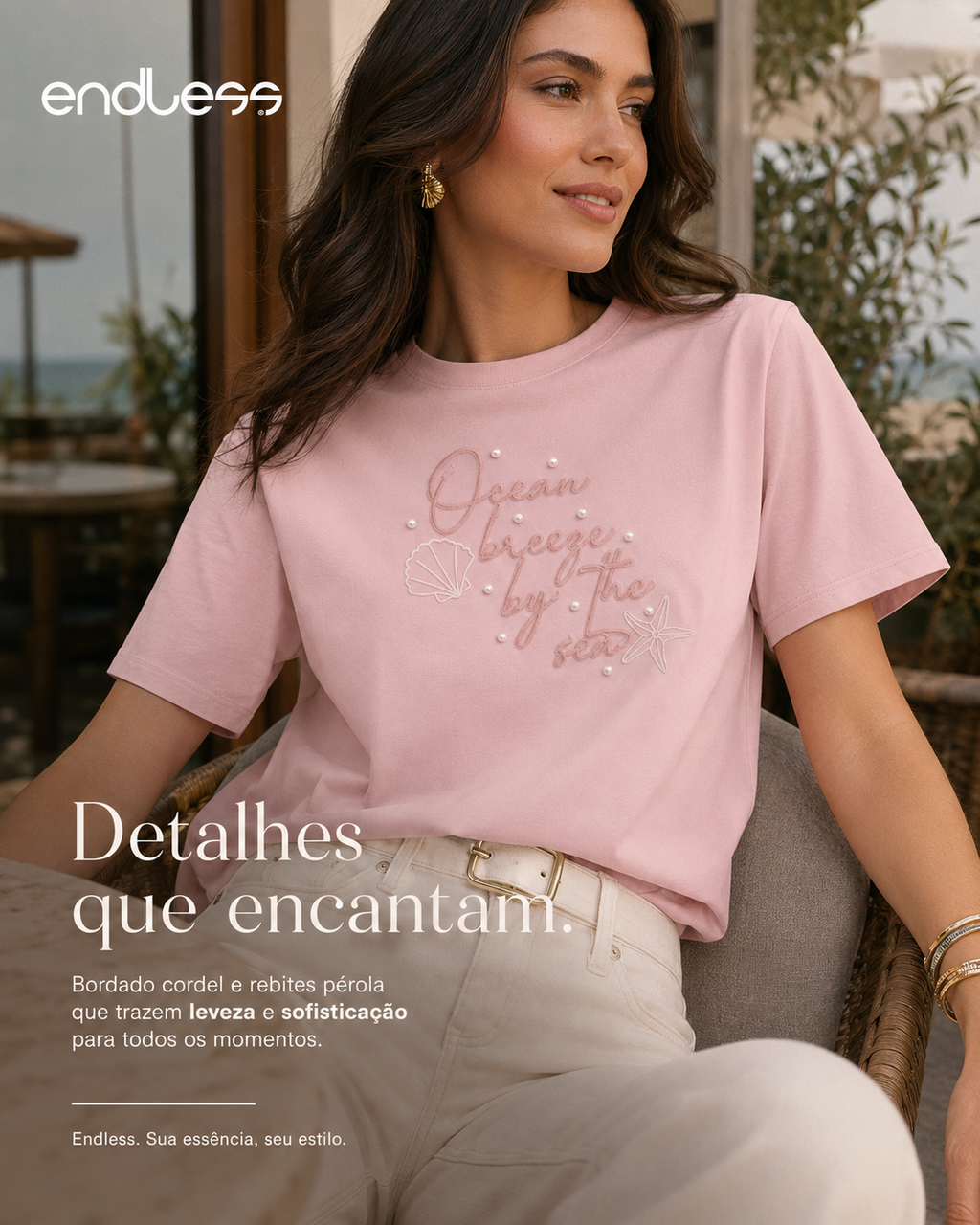 T-Shirt Feminina Com Rebite e Bordado Endless E16099