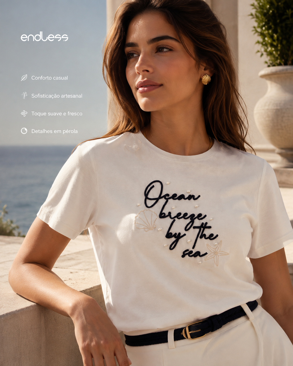 T-Shirt Feminina Com Rebite e Bordado Endless E16099